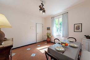 Vernazza Apartments