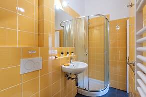 Vernazza Apartments
