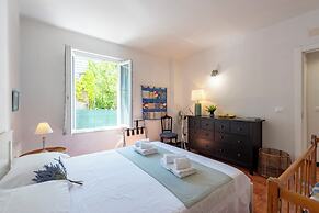 Vernazza Apartments