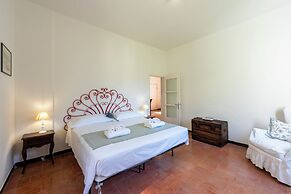 Vernazza Apartments