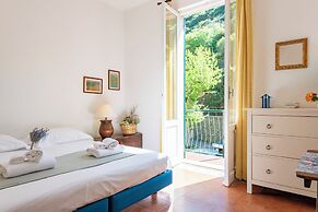 Vernazza Apartments
