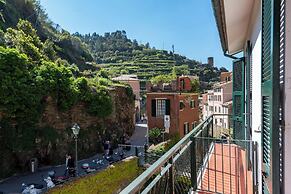 Vernazza Apartments