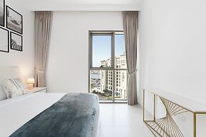 Lux BnB Creek Side 18