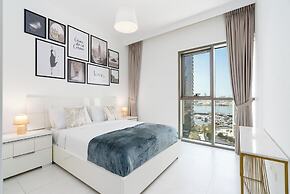 Lux BnB Creek Side 18