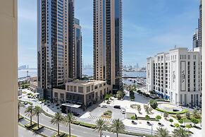 Lux BnB Creek Side 18