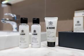 Lux BnB Creek Side 18