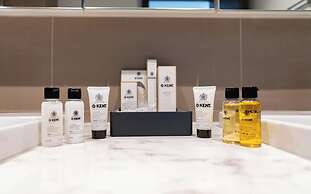 Lux BnB Creek Side 18