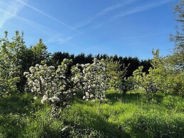Luxury Glamping The Wye Valley for 2 to 6 Guests