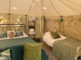 Luxury Glamping The Wye Valley for 2 to 6 Guests