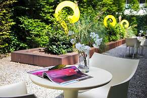 Maurits Apartments & Suites