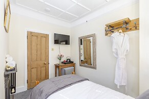 Apartment in Brighton Near the Beach