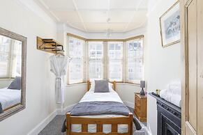 Apartment in Brighton Near the Beach
