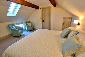 Cottage in Hemingby With Countryside Views