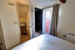 Cottage in Hemingby With Countryside Views