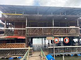 SPOT ON 91156 Bakau Hijau Riverlodge