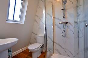Apartment in Matlock Near Peak District Trails