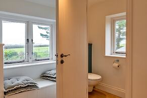 Cottage in Cornwall With Sea Views & BBQ