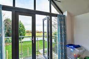 Cottage in Cornwall With Sea Views & BBQ