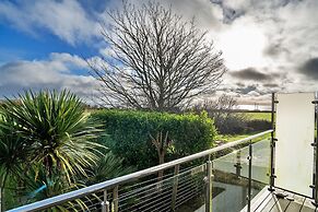 Cottage in Cornwall With Sea Views & BBQ