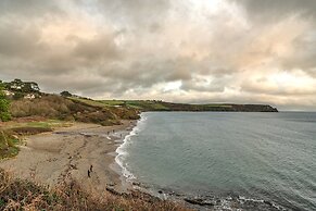 Cottage in Cornwall With Sea Views & BBQ