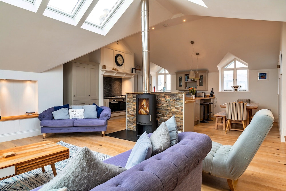 Cottage in Cornwall With Sea Views & BBQ