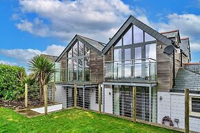 Cottage in Cornwall With Sea Views & BBQ