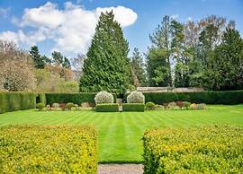 Lodge in Thirsk With Scenic Trails & Spa