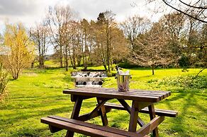 Lodge in Thirsk With Scenic Trails & Spa