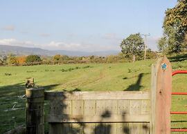 Lodge in Thirsk With Scenic Trails & Spa