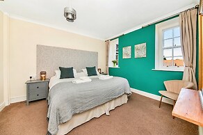 Lodge in Thirsk With Scenic Trails & Spa