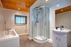 Bungalow in Mainsforth With Games Room