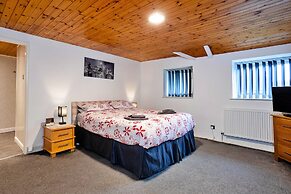 Bungalow in Mainsforth With Games Room