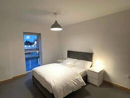 Dartford Apartment - Sleeps 3 - Central Stay