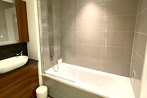 Dartford Apartment - Sleeps 3 - Central Stay