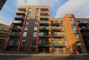 Dartford Apartment - Sleeps 3 - Central Stay