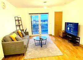 Dartford Apartment - Sleeps 3 - Central Stay