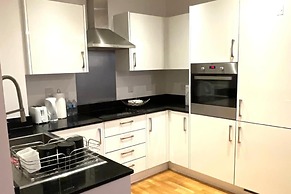 Dartford Apartment - Sleeps 3 - Central Stay