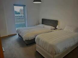 Dartford Apartment - Sleeps 3 - Central Stay