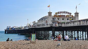 Apartment in Brighton Near the Beach