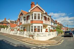 Apartment in Brighton Near the Beach
