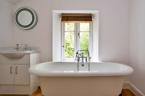 Lodge by River Wye With Private River Access