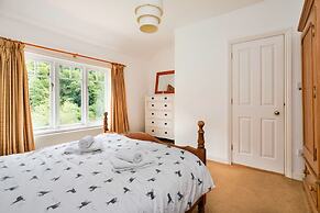 Lodge by River Wye With Private River Access