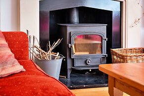 Lodge by River Wye With Private River Access