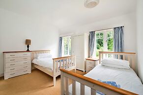 Lodge by River Wye With Private River Access