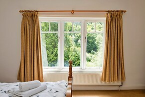 Lodge by River Wye With Private River Access