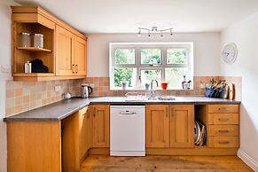 Lodge by River Wye With Private River Access