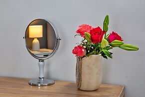 Apartment in Whitby Near Whalebone Arch