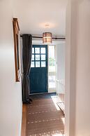 Pet-friendly Vintage Cottage, No Deposit