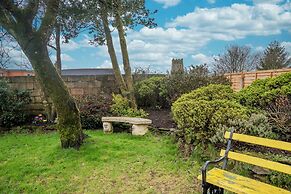 Pet-friendly Vintage Cottage, No Deposit