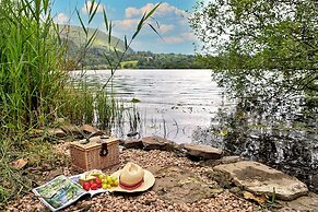 Cottage in Grasmere With Lake Access